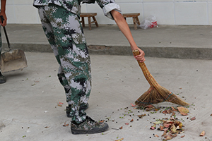 上海叛逆孩子学校大扫除活动